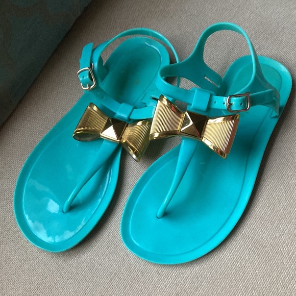 Kate Spade- Excellent used condition Turquoise and Gold bow jelly sandals size 6 - Picture 2 of 12